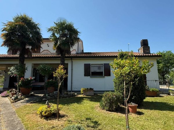 casa indipendente in vendita a Dozza