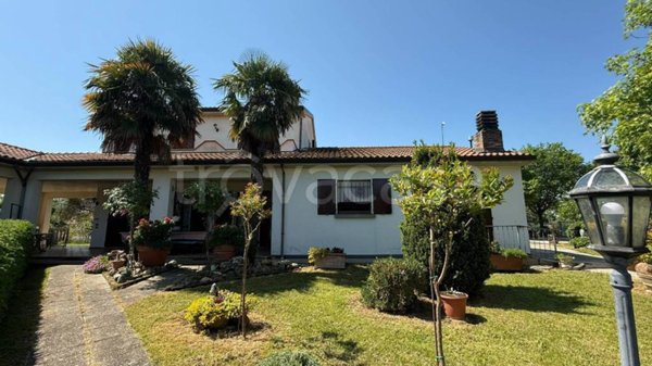 casa indipendente in vendita a Dozza