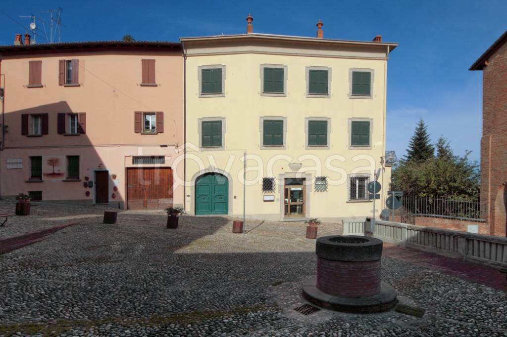 casa indipendente in vendita a Dozza