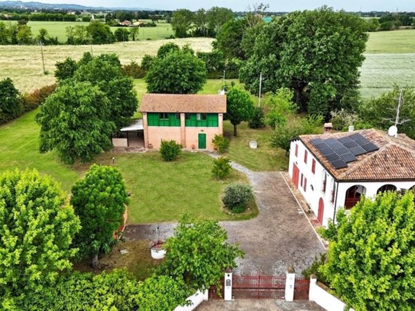 casa indipendente in vendita a Dozza in zona Toscanella