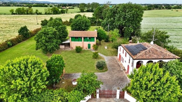 casa indipendente in vendita a Dozza in zona Toscanella