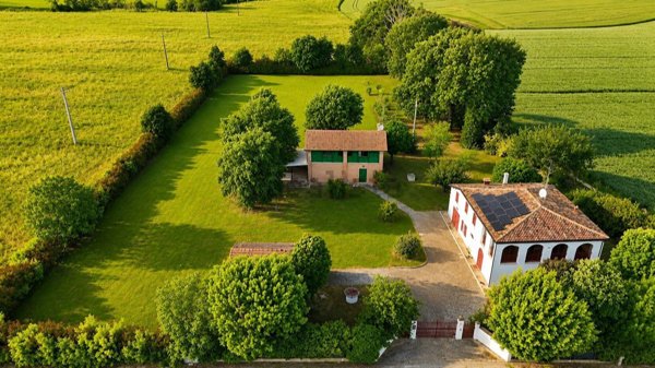 casa indipendente in vendita a Dozza in zona Toscanella