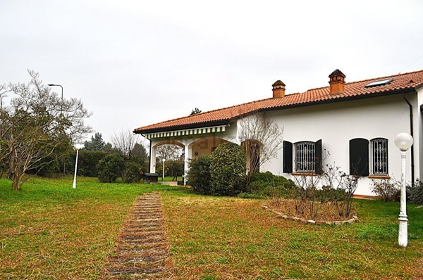 casa indipendente in vendita a Dozza