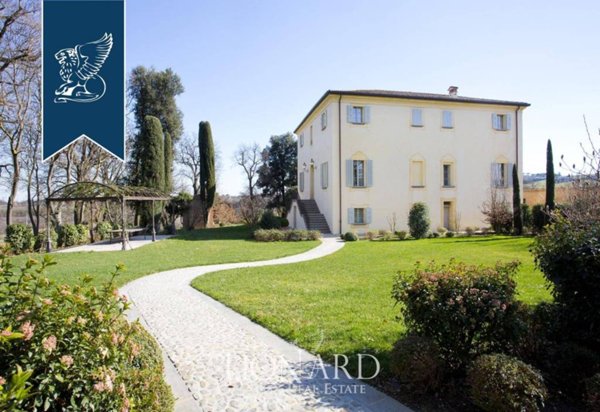 villa in vendita a Dozza