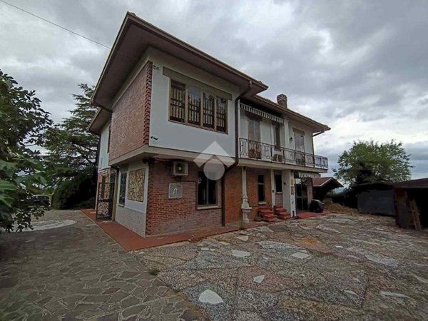 casa indipendente in vendita a Dozza
