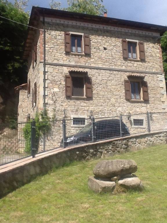 casa indipendente in vendita a Gaggio Montano