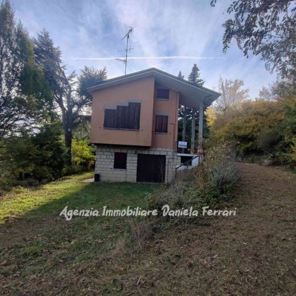 casa indipendente in vendita a Gaggio Montano in zona Pietracolora