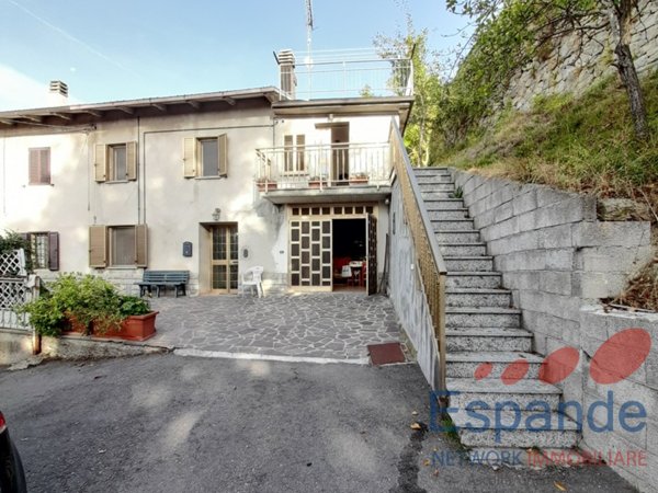 casa semindipendente in vendita a Gaggio Montano in zona Silla
