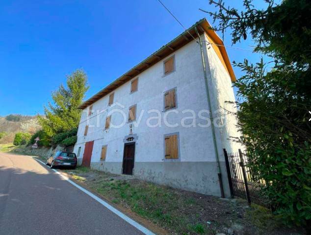 casa indipendente in vendita a Gaggio Montano