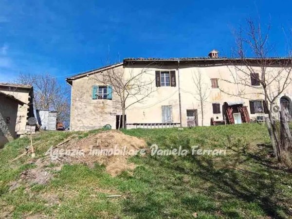 casa indipendente in vendita a Gaggio Montano in zona Bombiana