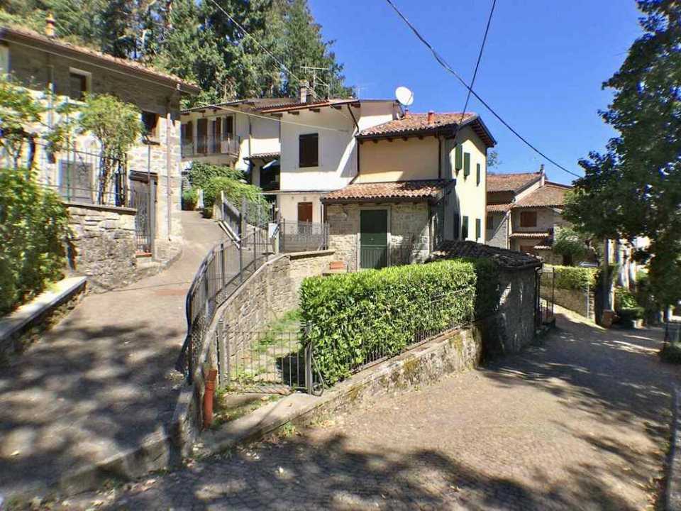 casa indipendente in vendita a Gaggio Montano