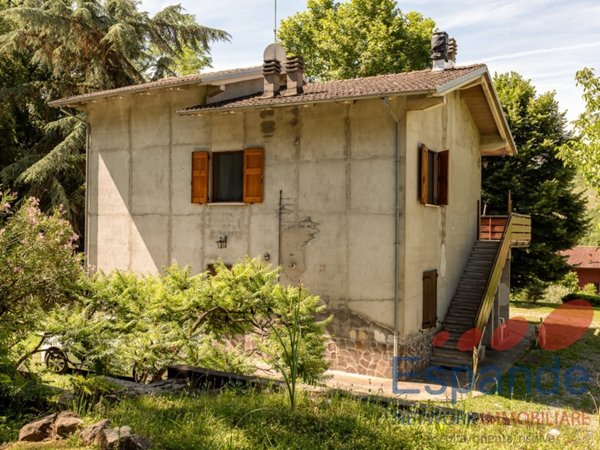 casa indipendente in vendita a Gaggio Montano