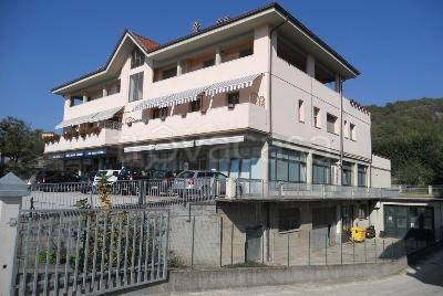 locale commerciale in vendita a Gaggio Montano in zona Silla