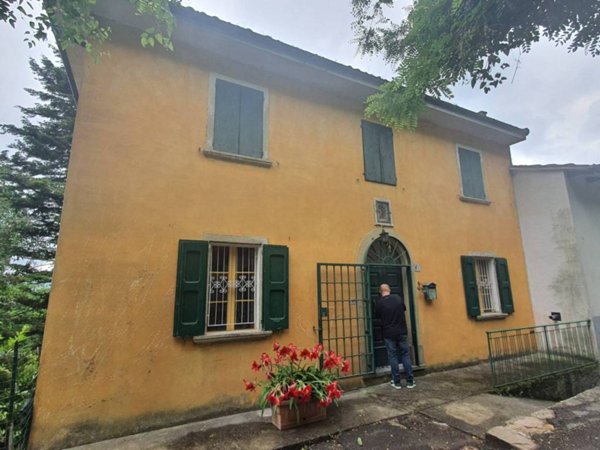 casa indipendente in vendita a Gaggio Montano