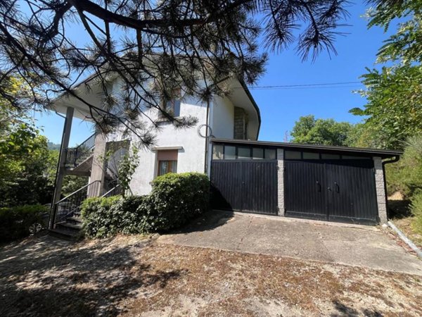 casa indipendente in vendita a Gaggio Montano in zona Marano
