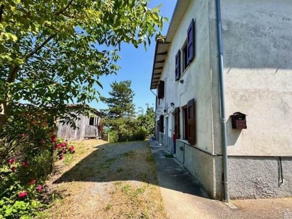 casa indipendente in vendita a Gaggio Montano in zona Marano