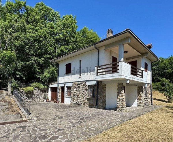 casa indipendente in vendita a Gaggio Montano