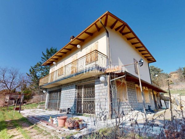 casa indipendente in vendita a Gaggio Montano