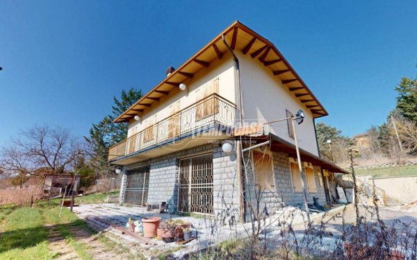 casa indipendente in vendita a Gaggio Montano