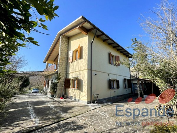 casa indipendente in vendita a Gaggio Montano