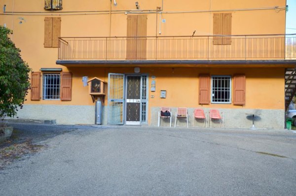 appartamento in vendita a Gaggio Montano in zona Pietracolora