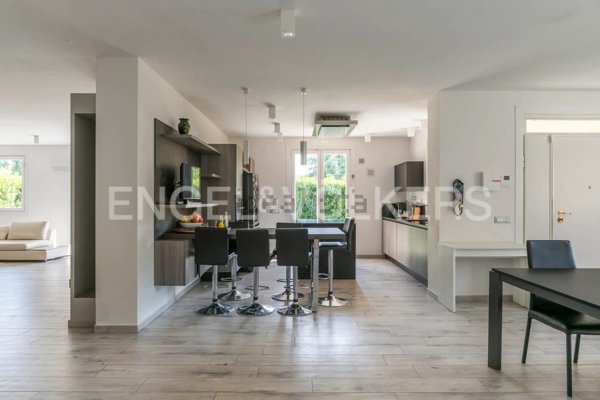 casa indipendente in vendita a Gaggio Montano