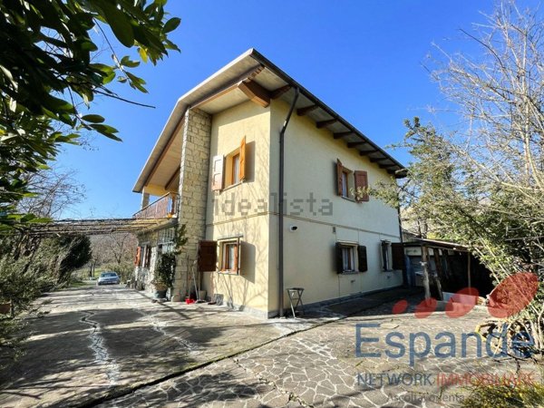 casa indipendente in vendita a Gaggio Montano in zona Marano