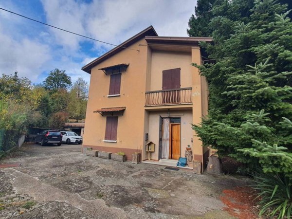 casa indipendente in vendita a Gaggio Montano