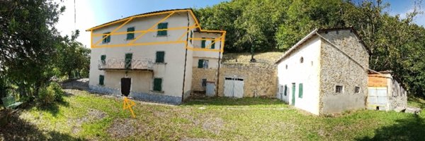 casa indipendente in vendita a Gaggio Montano