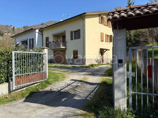 casa indipendente in vendita a Gaggio Montano