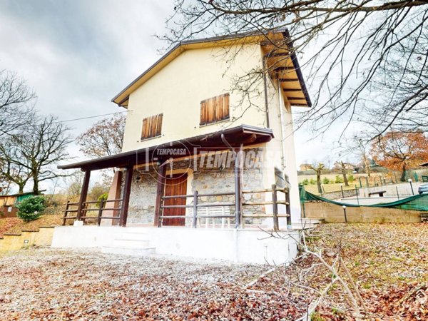 casa indipendente in vendita a Gaggio Montano in zona Marano