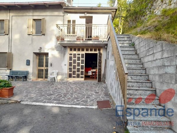 casa semindipendente in vendita a Gaggio Montano in zona Silla