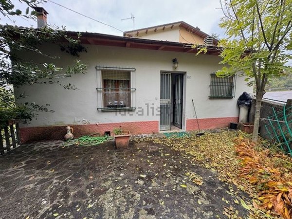 casa indipendente in vendita a Gaggio Montano