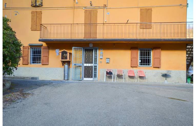 appartamento in vendita a Gaggio Montano in zona Pietracolora