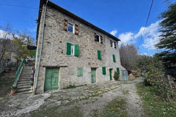 appartamento in vendita a Gaggio Montano in zona Abetaia