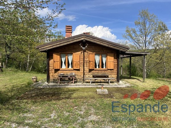 locale di sgombero in vendita a Gaggio Montano in zona Marano