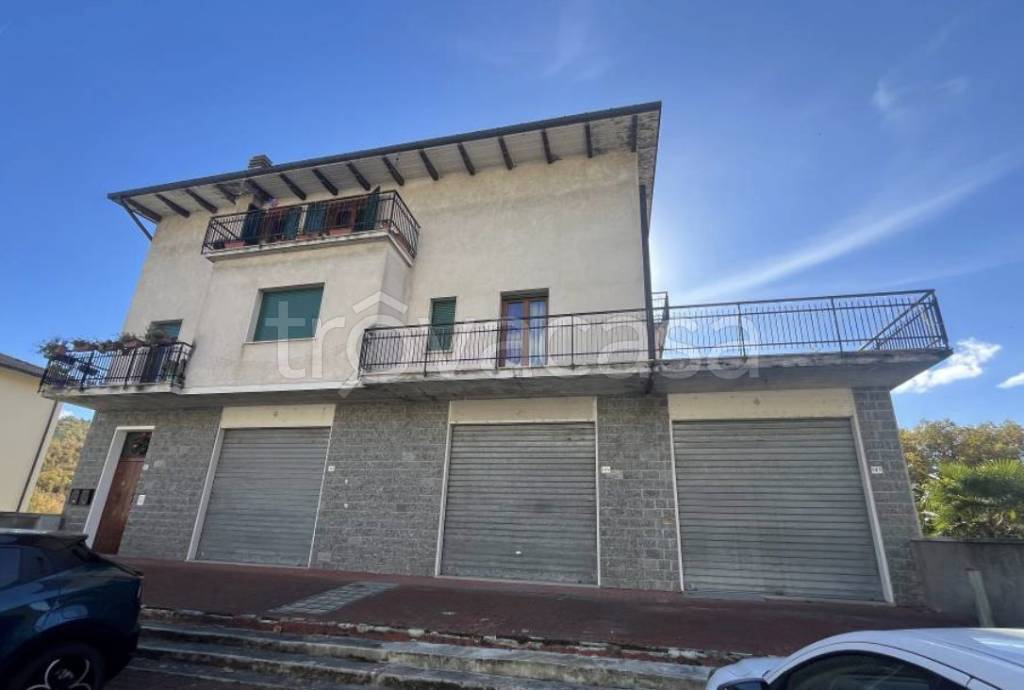 casa indipendente in vendita a Gaggio Montano in zona Marano