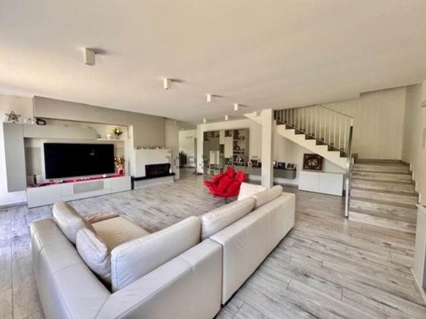 casa indipendente in vendita a Gaggio Montano