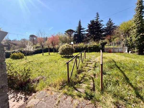 casa indipendente in vendita a Gaggio Montano