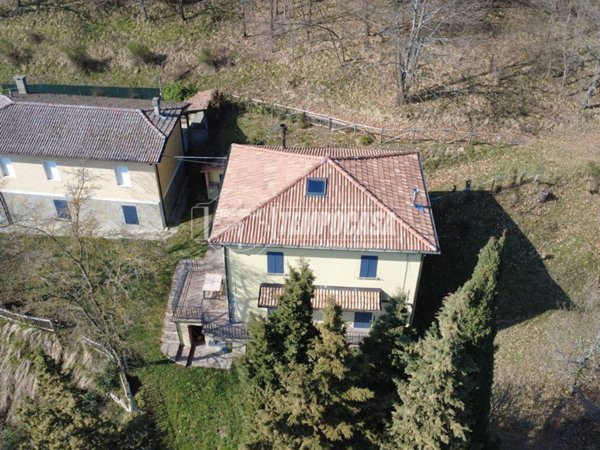 casa indipendente in vendita a Gaggio Montano in zona Marano