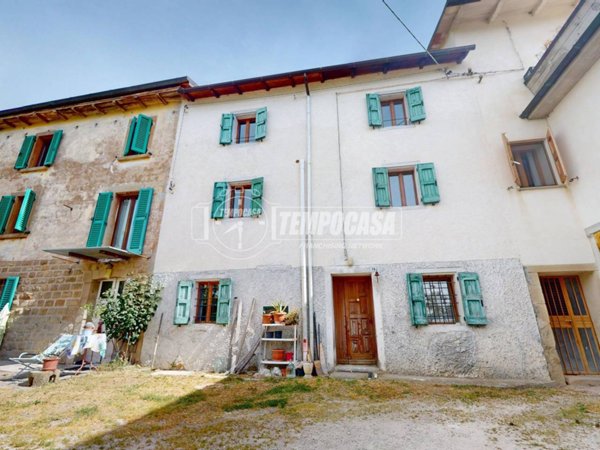 casa indipendente in vendita a Gaggio Montano