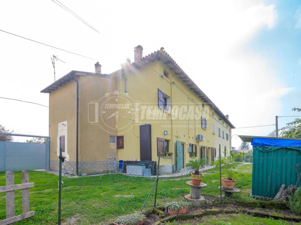 casa indipendente in vendita a Galliera