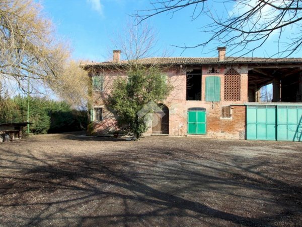 casa indipendente in vendita a Galliera