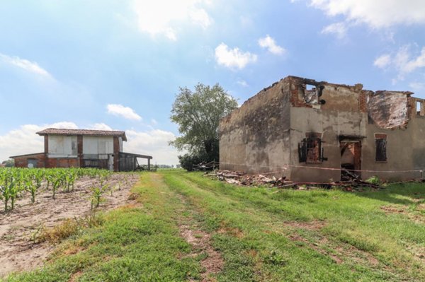 casale in vendita a Galliera