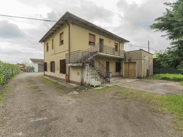 casa indipendente in vendita a Galliera