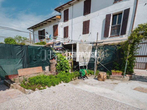 casa indipendente in vendita a Galliera