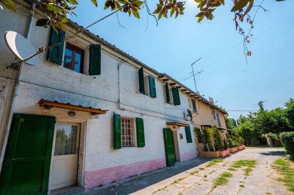 casa indipendente in vendita a Galliera