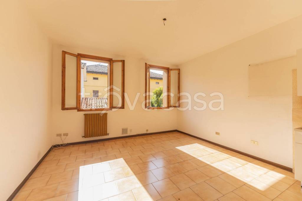 casa indipendente in vendita a Galliera