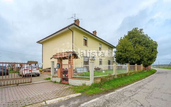 casa indipendente in vendita a Galliera