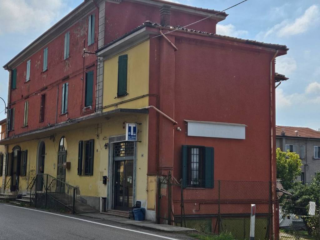 negozio in vendita a Galliera